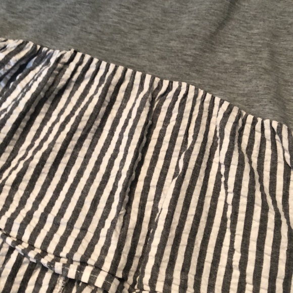 Grey short sleeve maxi dress with striped detail at bottom - Picture 3 of 4